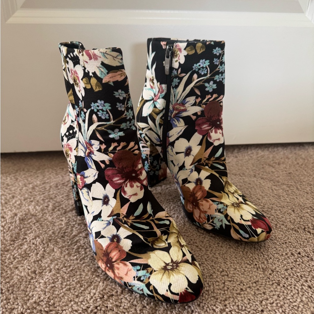 Boots - Floral Newman Marcus size 8